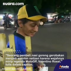 Скачать видео: Viral Pria Mirip Valentino Rossi Beli Nasi Goreng di Pinggir Jalan, Warganet: Itu Mah, Valentono Rosidin