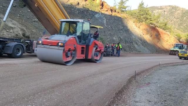 Datça Marmaris karayolunda yol yapım çalışması başladı