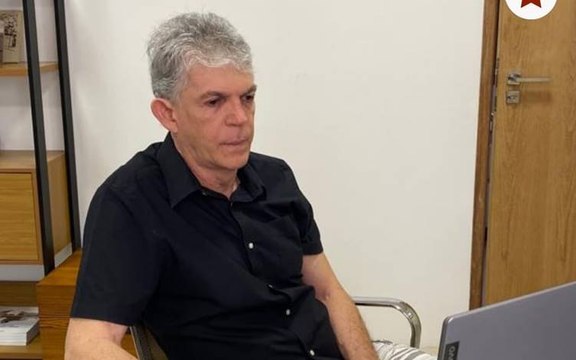 Radialista de Cajazeiras diz que 'humildade' de Ricardo Coutinho se deve à falta de poder