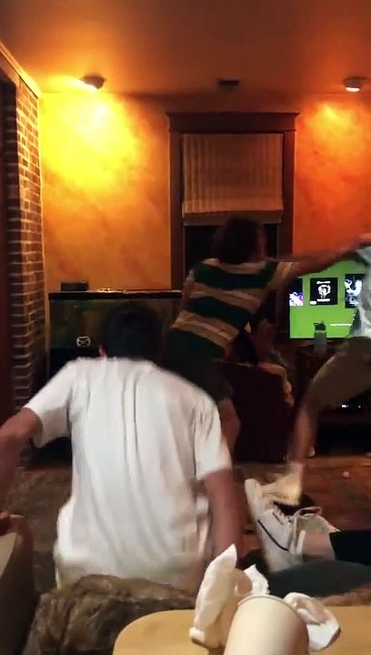 Ne jamais laisser la maison à des ados pour une soirée entre potes