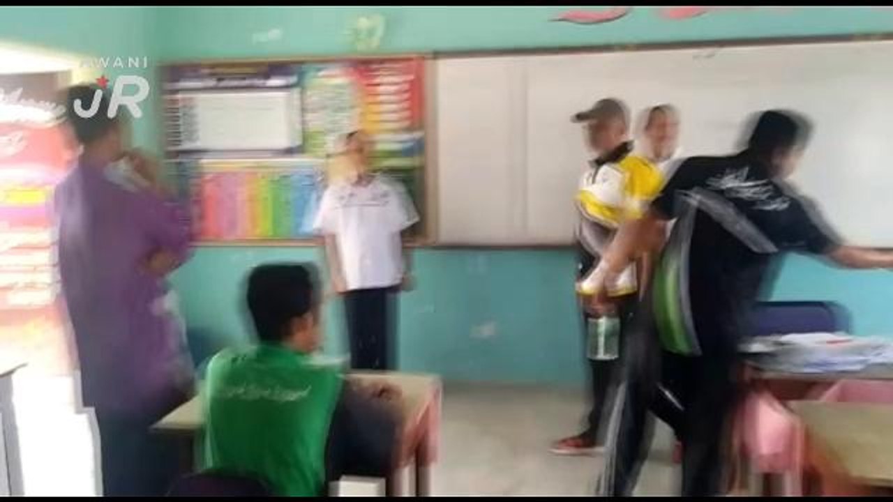 #AWANIJr: Kunjungan Bossku Ke Bases