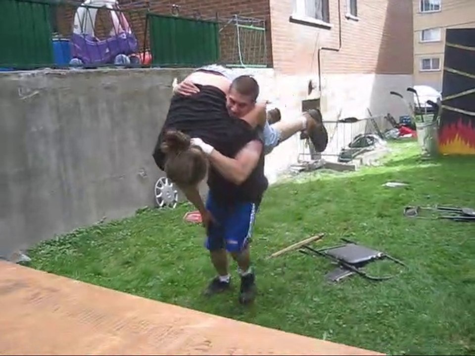 Eric D (c) VS The Bruiser {CHW Backyard Championship Match}