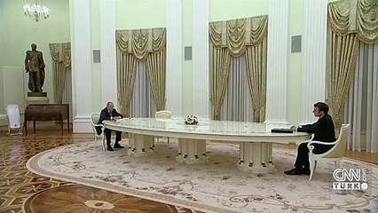 Dev masa yine gündemde! Putin- Scholz görüşmesinde dikkat çeken kareler