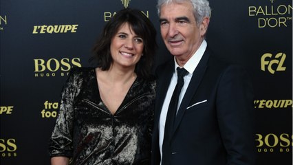 VOICI :  Estelle Denis a-t-elle retrouvé l'amour ? Ce cliché qui pose question après sa séparation avec Raymond Domenech