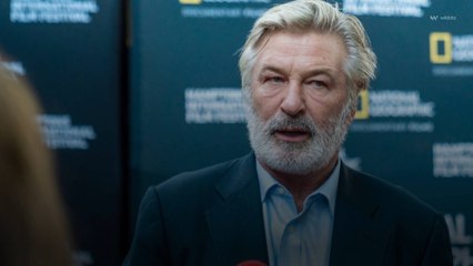 下载视频: Alec Baldwin and Other ‘Rust’ Filmmakers Sued by Halyna Hutchins’ Family