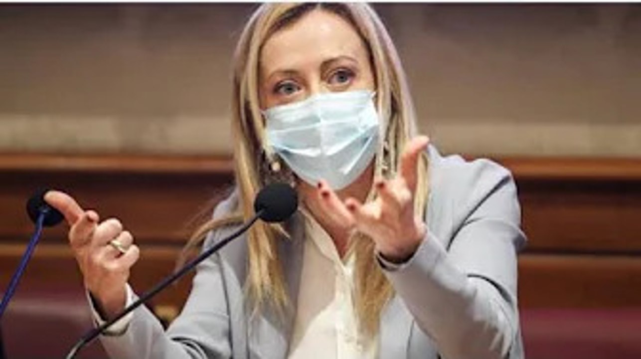 Mascherine Ffp2 non adatte ai bambini, Meloni att@cca: “Hanno introdotto l’obbligo per una cosa che