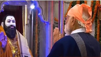 PM Modi pays obeisance at Ravidas temple in Delhi