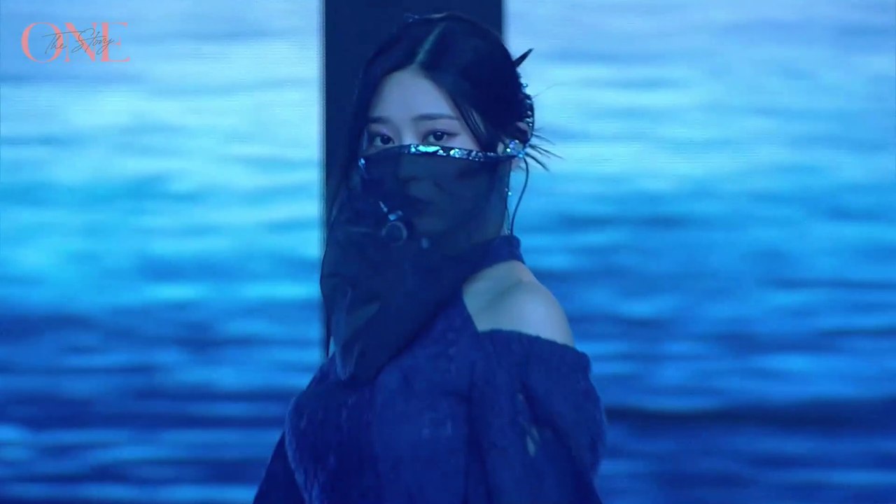 Full Moon - Iz*one Kim Minju, Miyawaki Sakura & Lee Chaeyeon  on their last concert