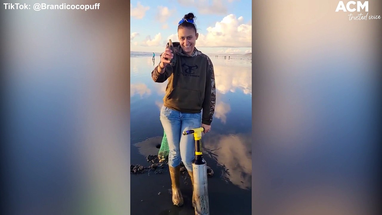 Mother goes viral digging and catching Pacific razor clams on TikTok | February 16, 2022 | ACM
