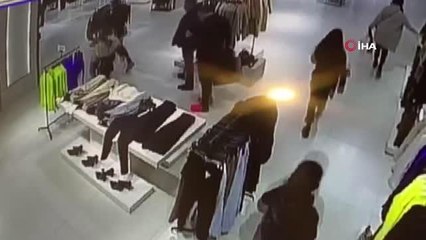AVM'de hırsızlık kamerada