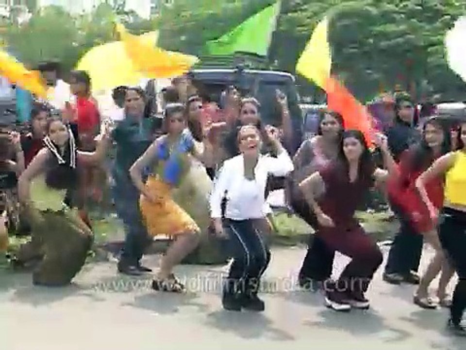 Actress Kajol, Ganesh shoot a Bollywood dance sequence