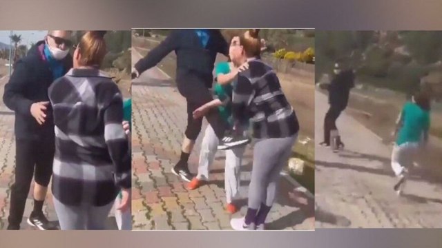 Köpeklere taş attığı için kendisini uyaran kadınlara saldırdı!