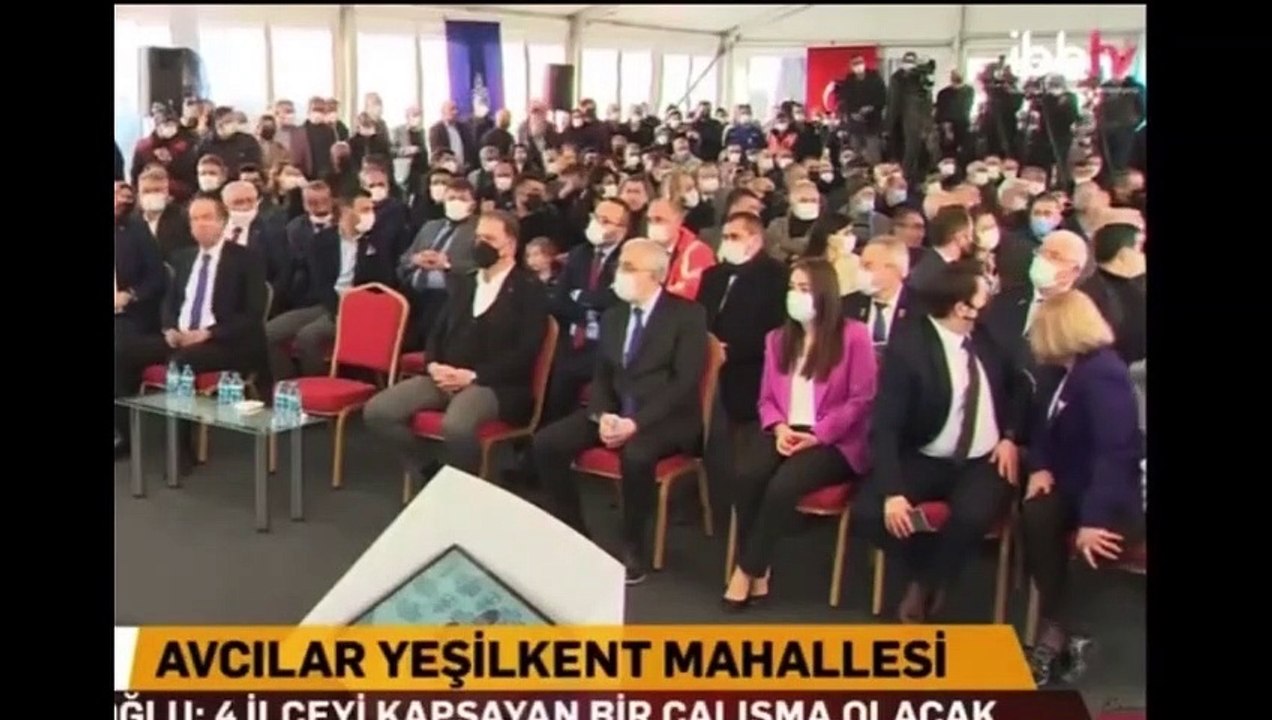 İmamoğlu, ayakta kalan vatandaşı koltuğuna oturttu