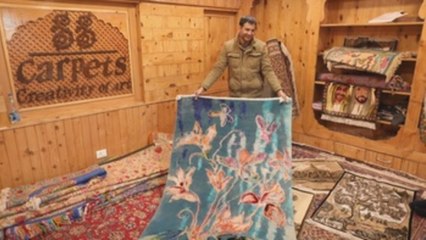 La Cachemira india moderniza el centenario arte de sus célebres alfombras