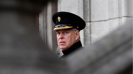 VOICI : Elizabeth II va aider le prince Andrew à payer les 14 millions de dollars à Virginia Giuffre
