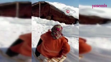 95 yaşındaki Saadet ninenin tahta kızak keyfi!