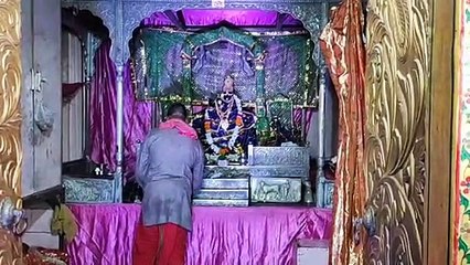 Fagotsav- इस प्राचीन मंदिर में श्रद्धालुओं संग यूं Holi खेलते है ठाकुरजी, देखें वीडियो...
