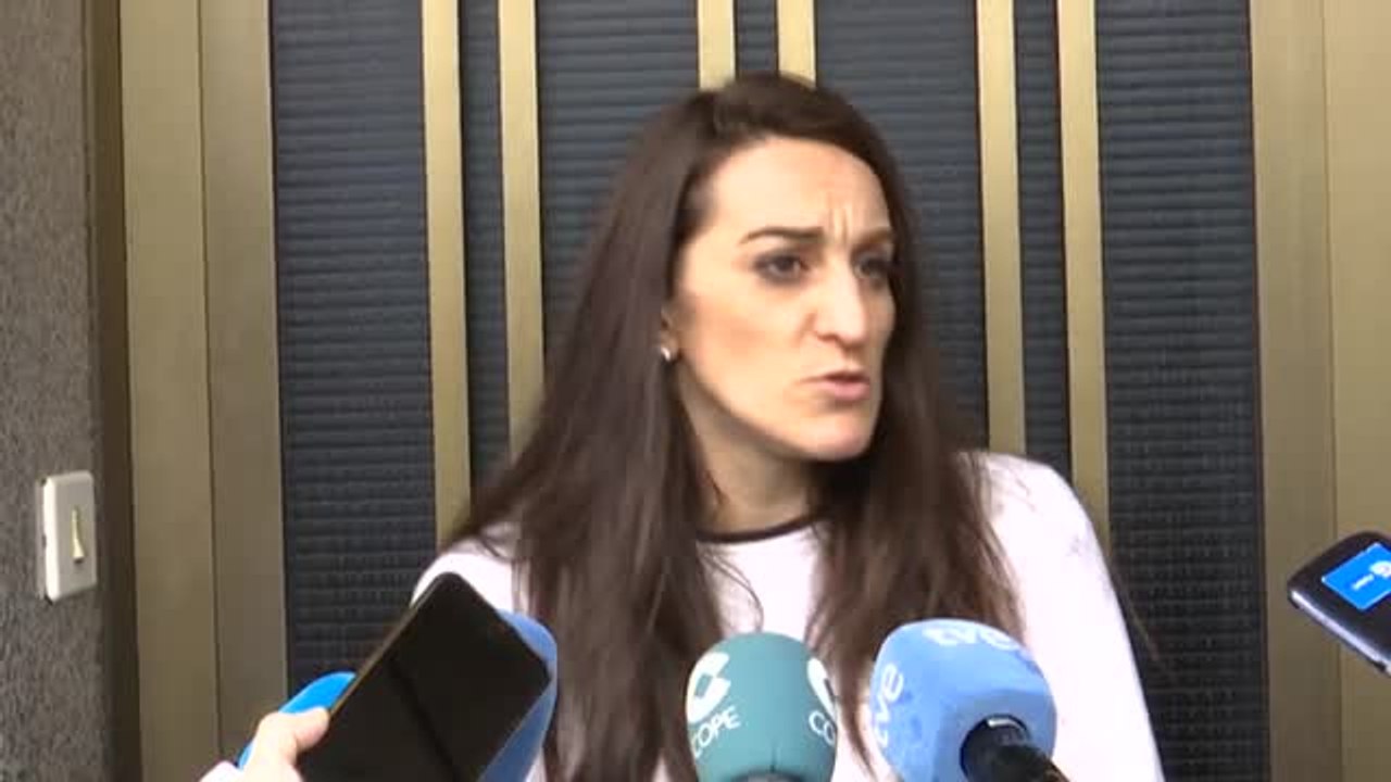 La familia de los supervivientes del naufragio: "Tenemos suerte, pero los demás lo están sufriendo"