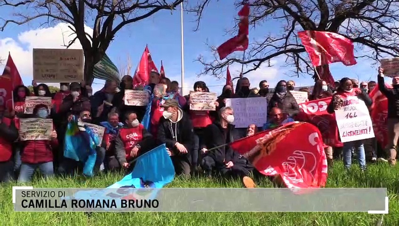 Roma, continua la protesta dei lavoratori dello Sheraton: "I licenziamenti saranno una mattanza"