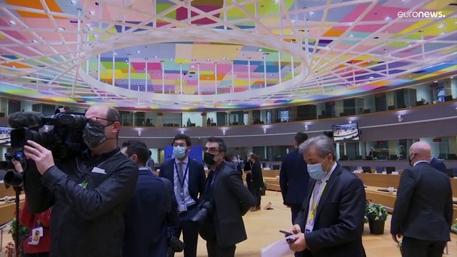 Los eurodiputados presionan a la Comisión para que actue ante Hungría y `Polonia