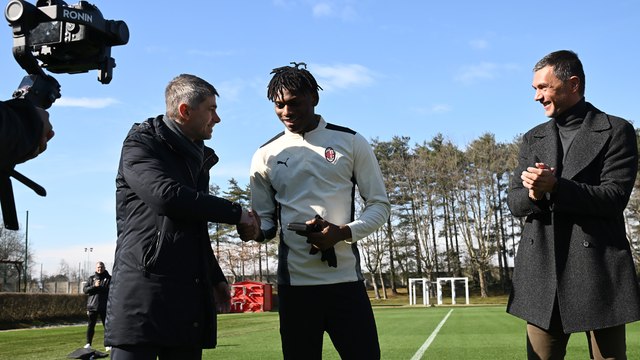 Leão rewarded at Milanello for his 100 appearances in Rossonero
