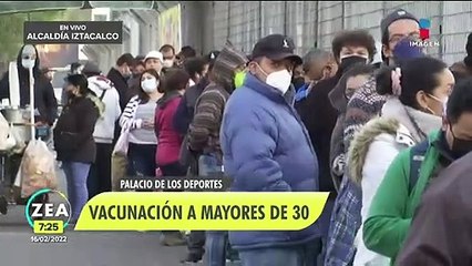 Treintañeros de la CDMX acuden a aplicarse la vacuna de refuerzo