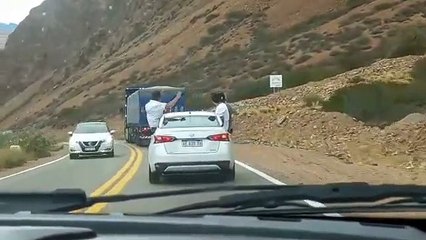Turistas multados em Espanha por manobra perigosa para tirar selfies