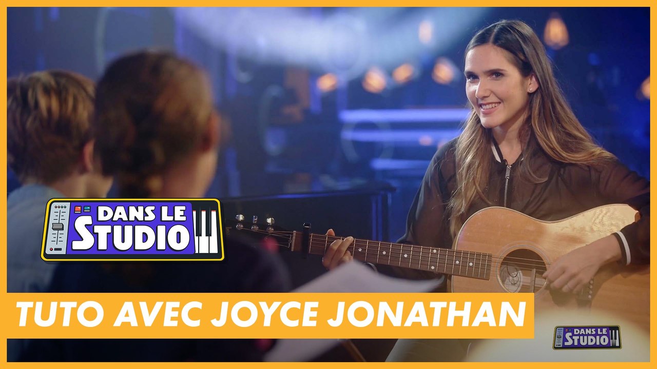 Apprendre à jouer de la guitare avec Joyce Jonathan (Tuto Dans Le Studio) – CANAL+ kids