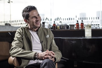 El rebelde que hizo que lo corrieran para seguir sus sueños | Bar Emprende