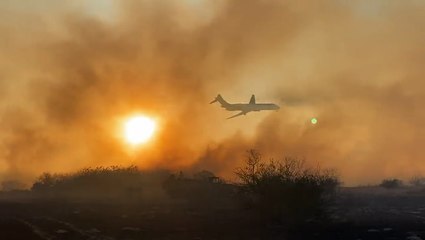 Tải video: From tornadoes to wildfires to snow, multi-faceted storm threat faces Texas