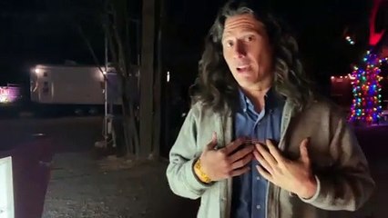 Texas Chainsaw Massacre Movie Clip - Leatherface breaks the car window