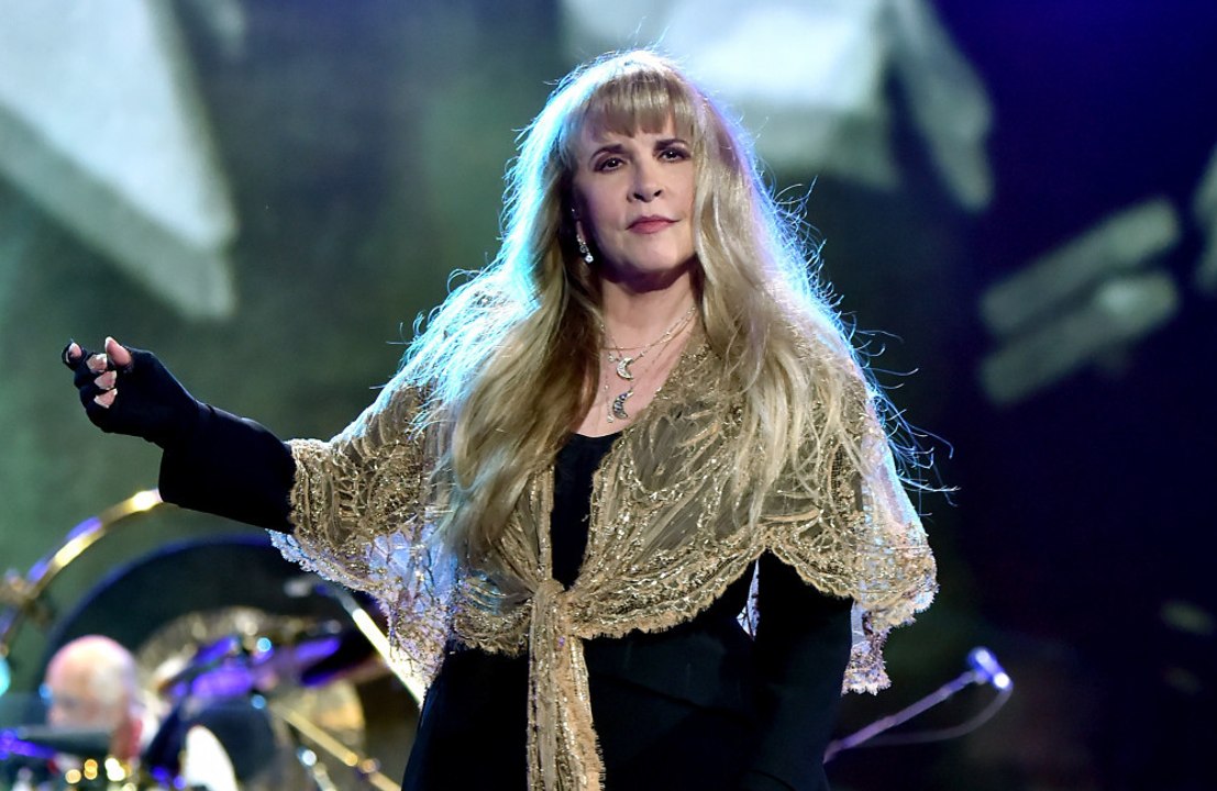 Stevie Nicks tried to be 'sweet' to Lindsey Buckingham for the sake of Fleetwood Mac