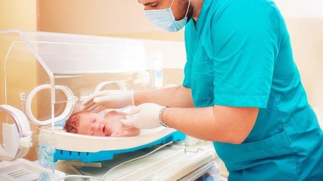 Omicron varyantı 2 yaş altı çocuklarda ağır seyrediyor