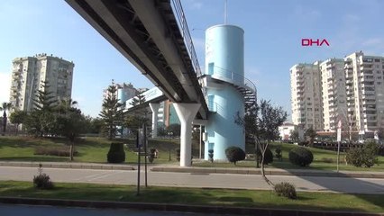 ENGELLİ ASANSÖRLERİ KADERİNE TERK EDİLDİ