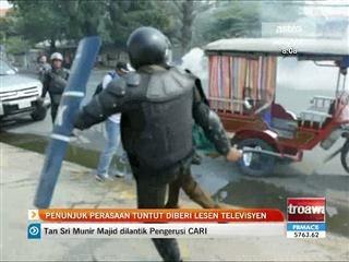 Penunjuk perasaan tuntut diberi lesen televisyen