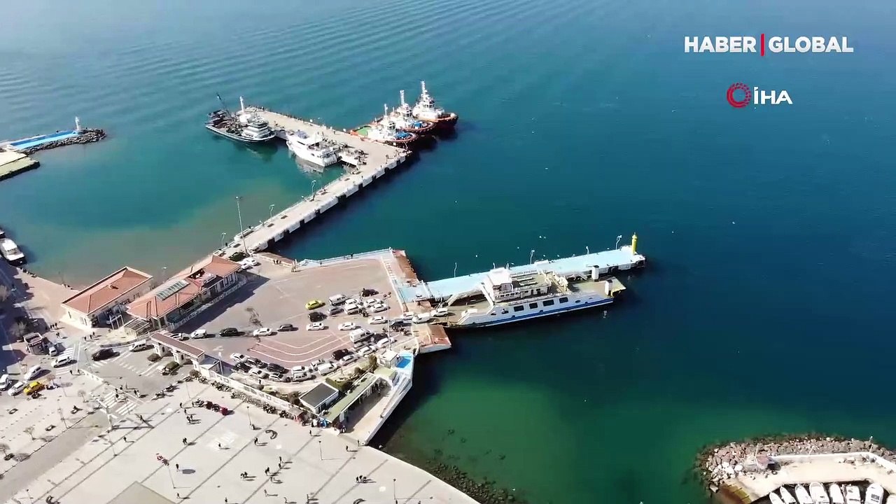 Çanakkale Boğazı'nda görülmeye başlayan müsilaj korkuya neden oldu