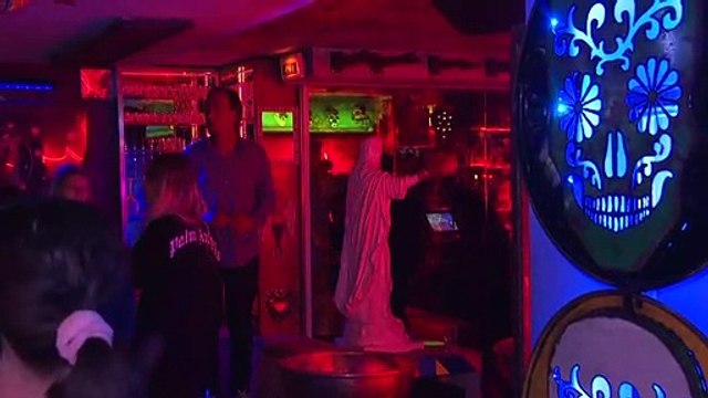 Covid: la nuit parisienne se réveille après deux mois de sommeil