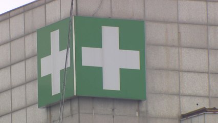 확진자 폭증에 동네병원도 '전시 상황'..."더 늘면 감당 어려워" / YTN