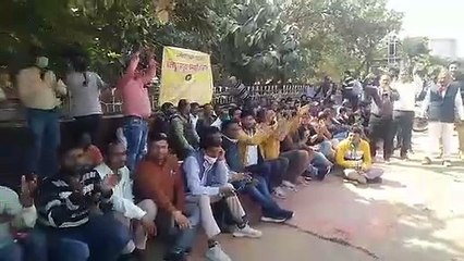सुलझा कर्मचारी-पुलिस विवाद, तीनों यातायातकर्मियों को भेजा लाइन ....देखें वीडियो