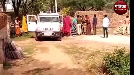 निर्माण कार्य रोकने गई पुलिस पर हमला, वीडियो वायरल