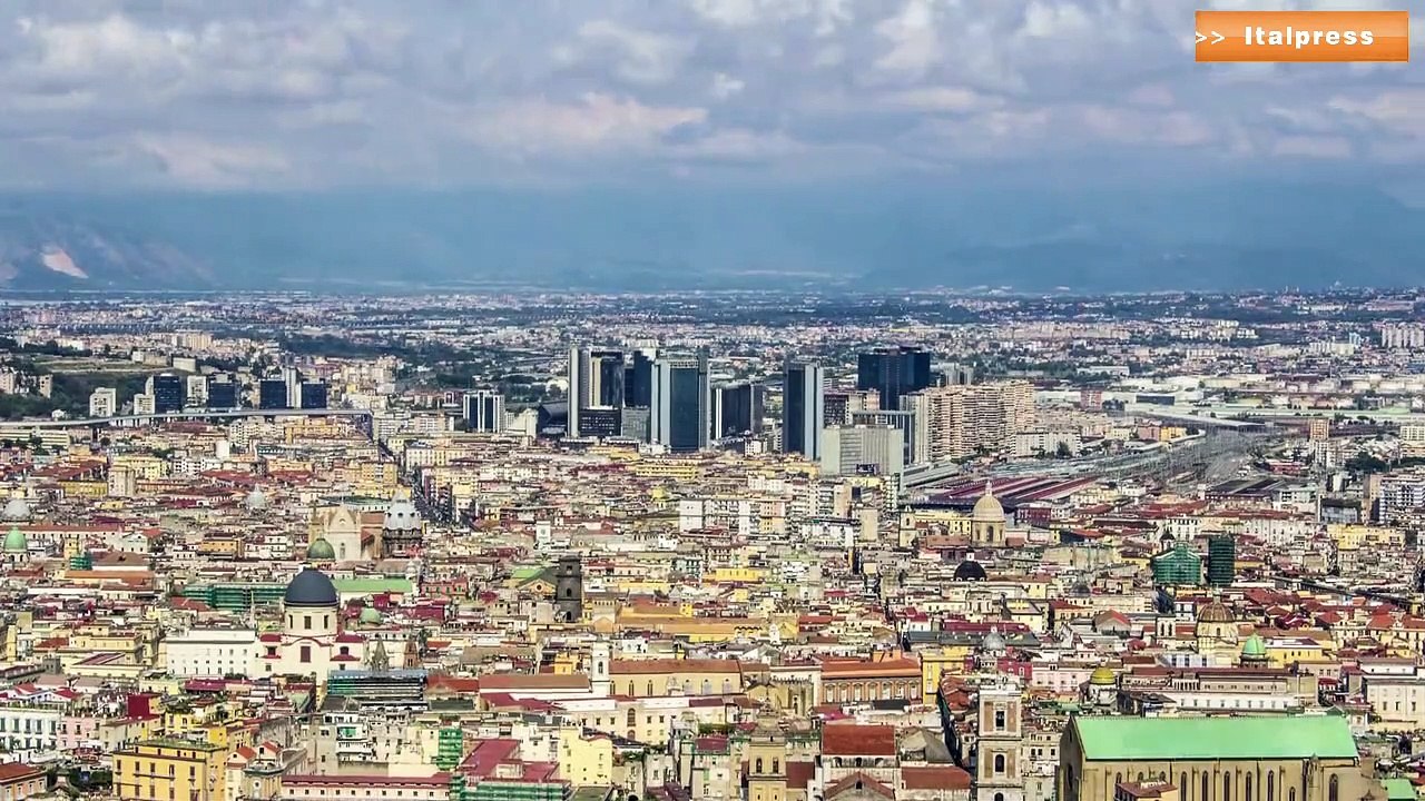 Commissione Ue rivede al rialzo stime crescita Italia