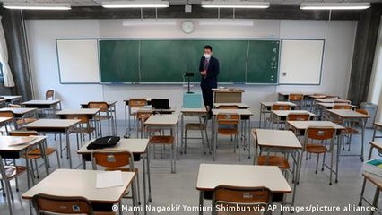 International students pressure Japan to let them in amid COVID