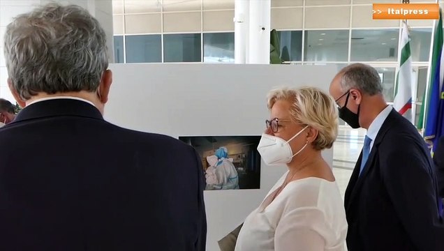 Puglia, inaugurata mostra fotografica “Contagi d’amore”