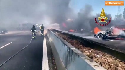 Tir a fuoco sulla A1, due morti