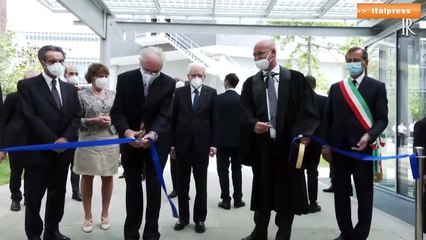 Mattarella: "L'Italia affronta un nuovo inizio"