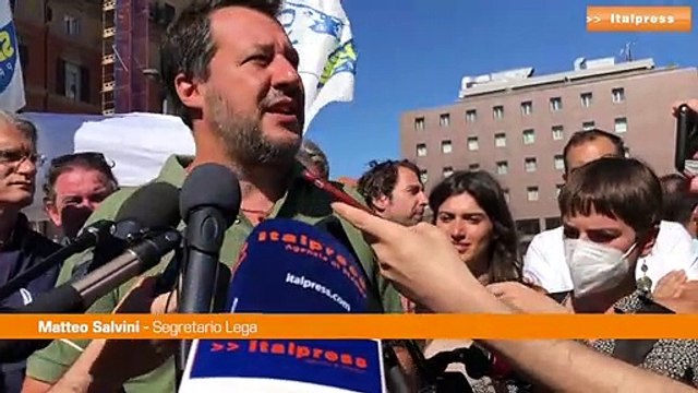 Migranti, Salvini: “Lamorgese difenda la legalità”