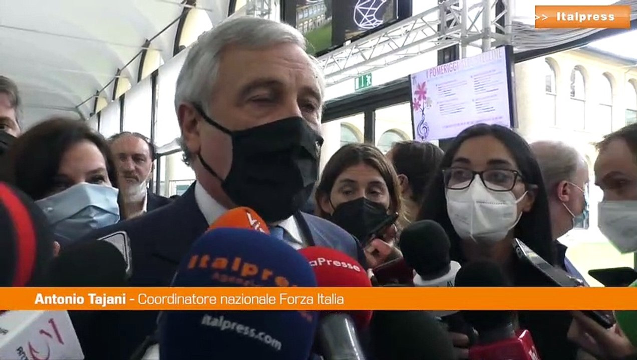Tajani: "Green Pass utile, ma no obbligo vaccinazione"