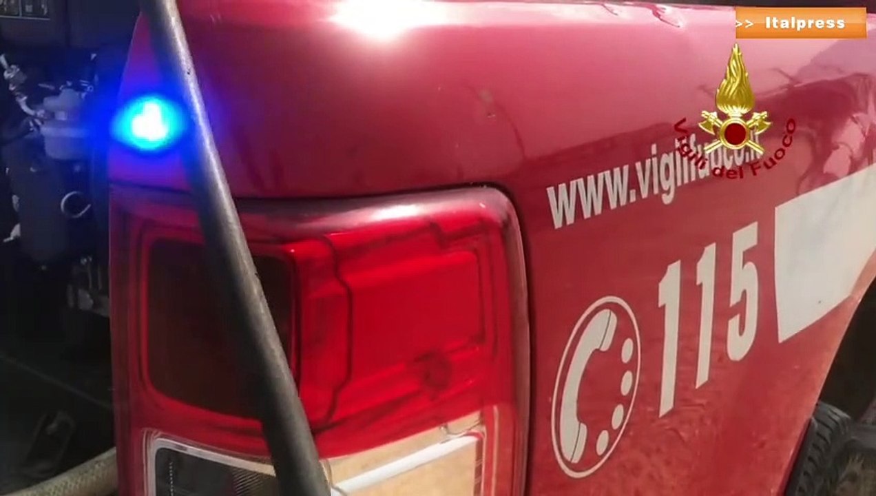 Incendi, brucia vegetazione nel palermitano