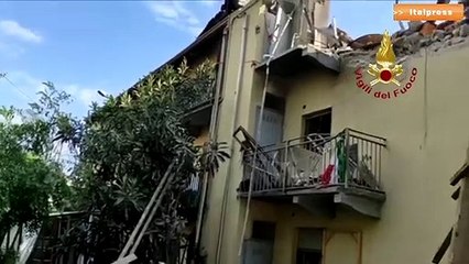 Crolla palazzina a Torino, morto un bambino