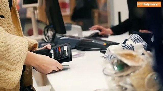 Ue, commercio al dettaglio in calo a luglio